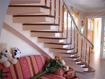Изогнутая монолитная лестница - main